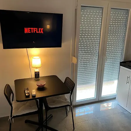 Apartman Alexandrou 1 *