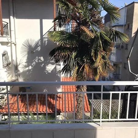 Apartman Alexandrou 1 *